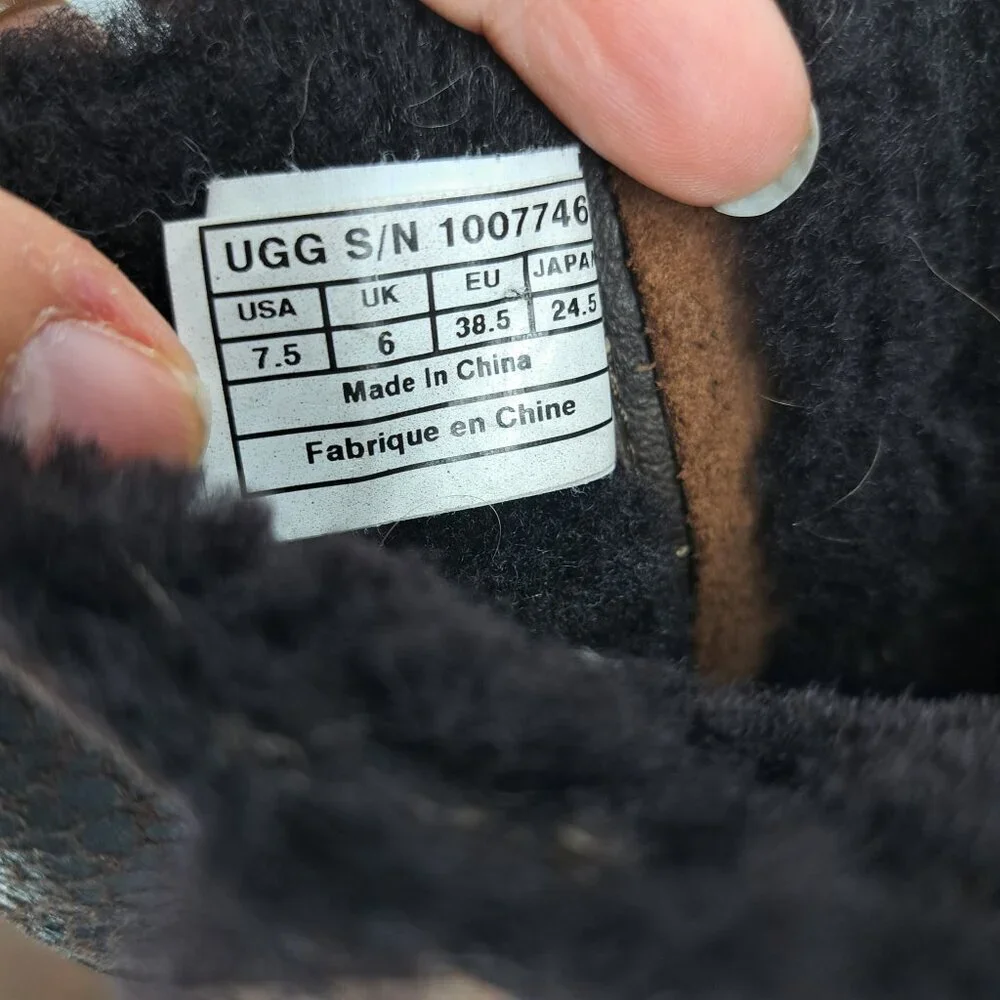 Ugg Oregon Brown Leather Waterproof Boots Size 7.5 Shearling Fur Moto Buckle